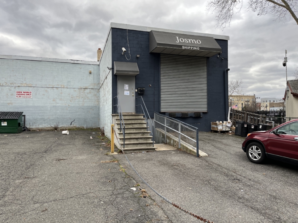 Available: 10,000 SF