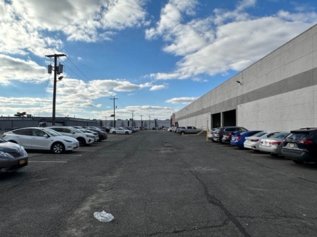 Available: 99,134 SF