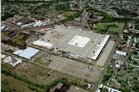Available: 40,621 SF