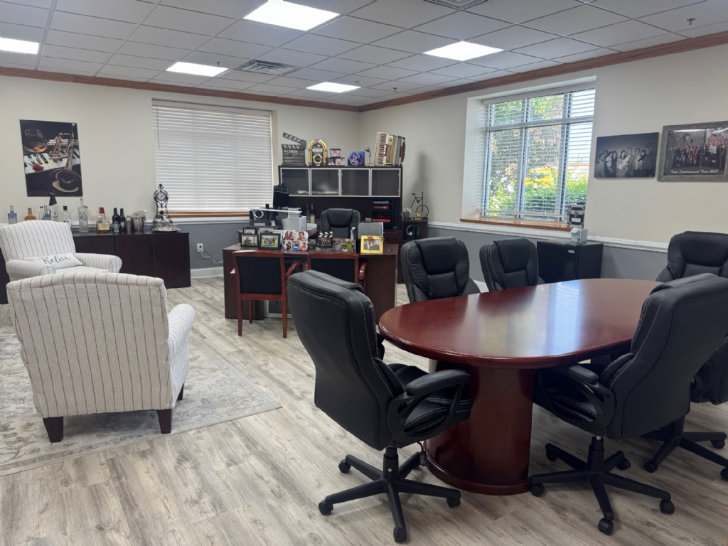 Available: 35,493 SF