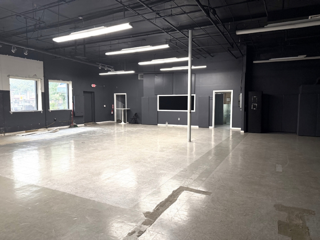 FLEX OFFICE / WAREHOUSE