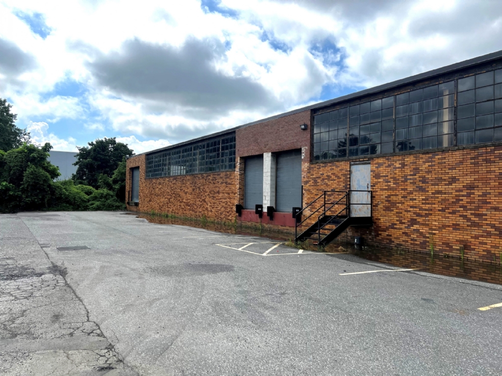 Available: 19,100 SF