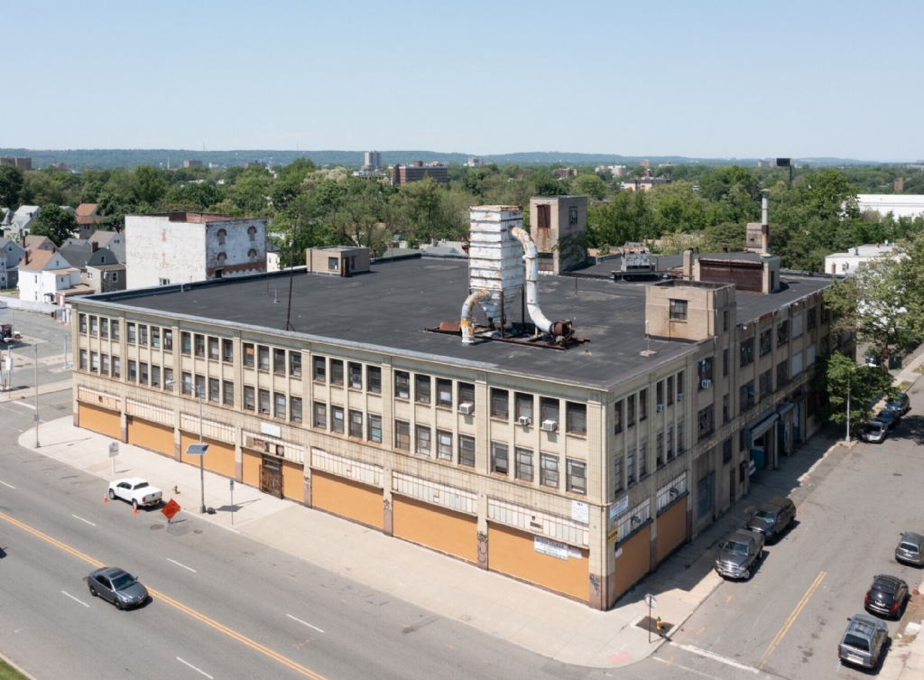 Available: 126,000 SF