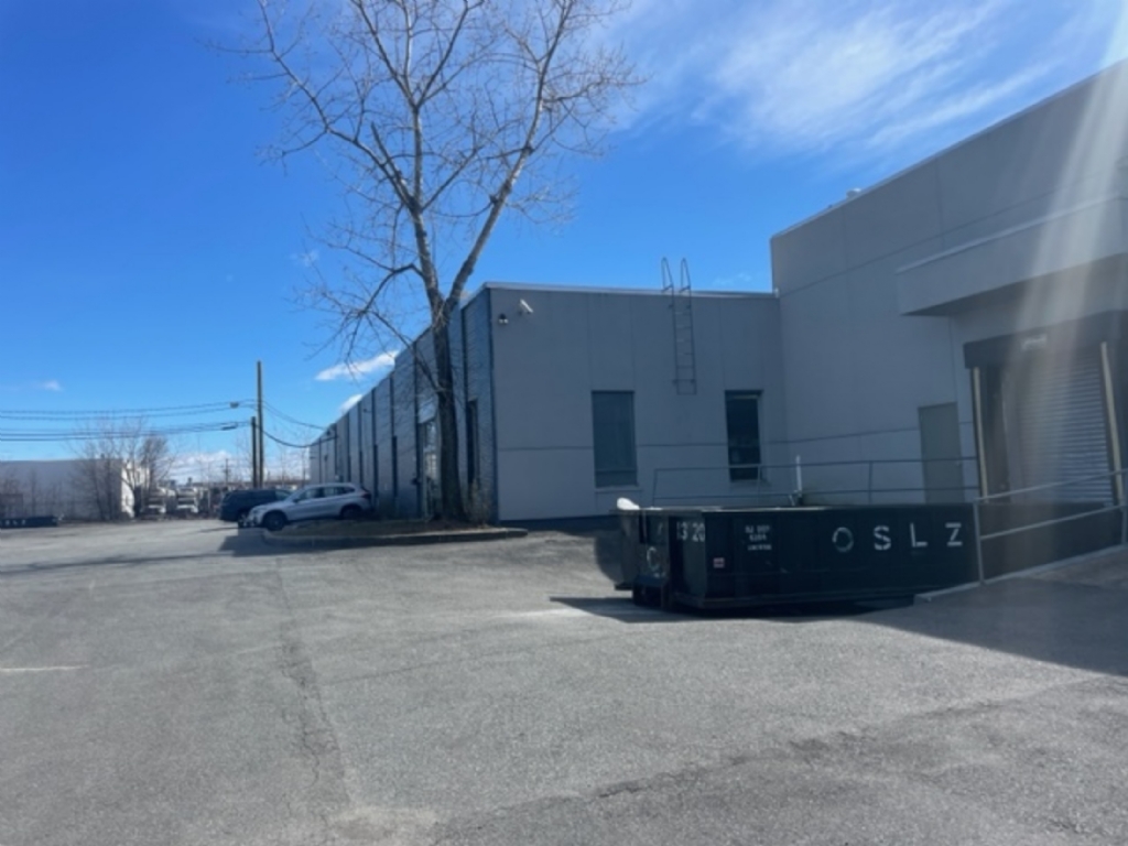 Available: 63,381 SF