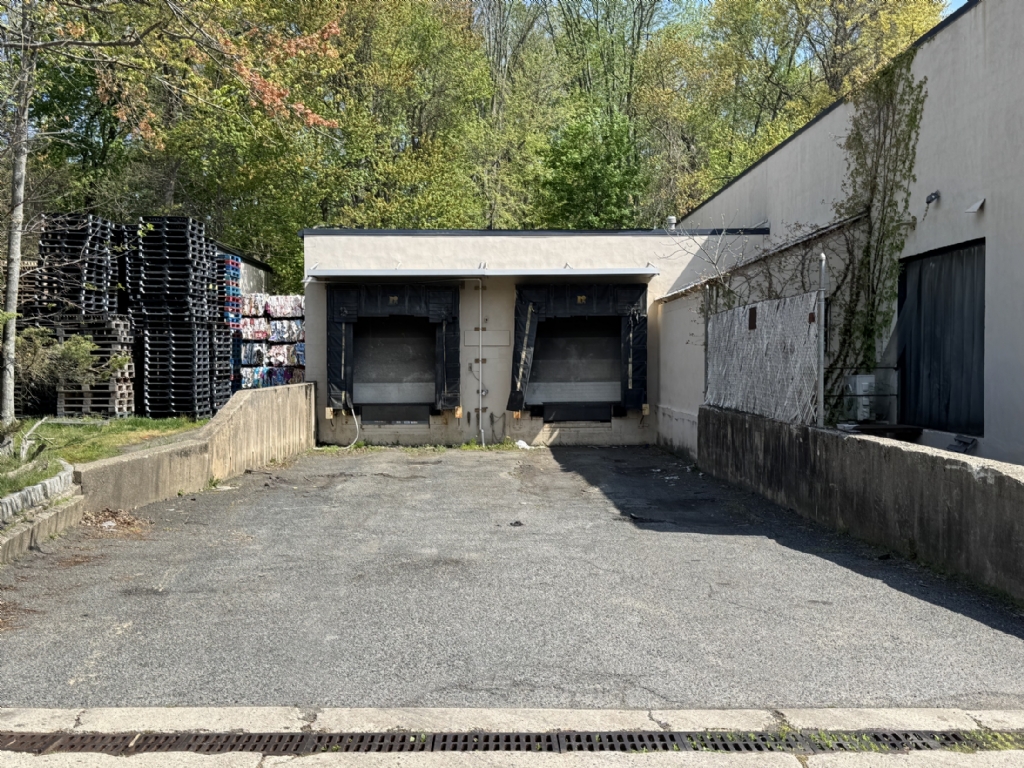 Available: 60,000 SF