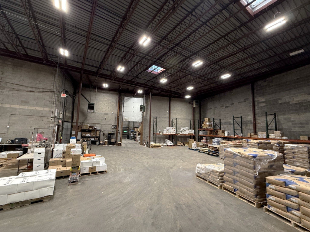 Available: 26,929 SF