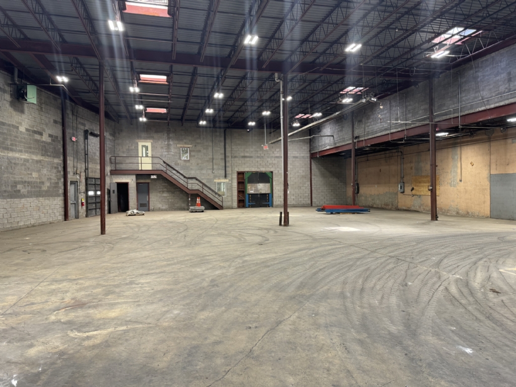 Available: 26,929 SF