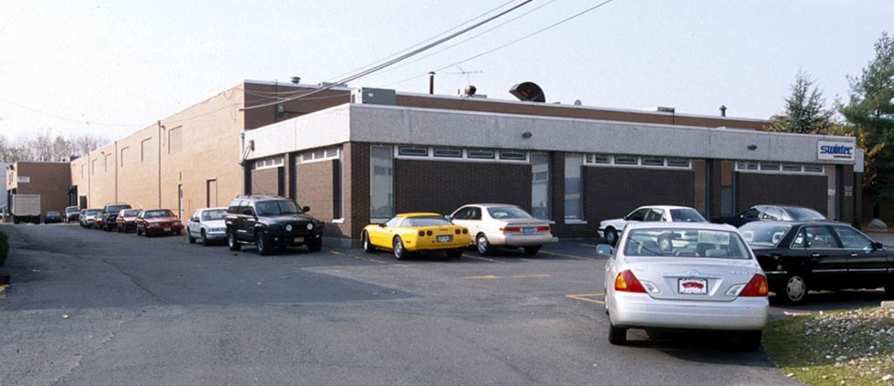 Available: 14,000 SF