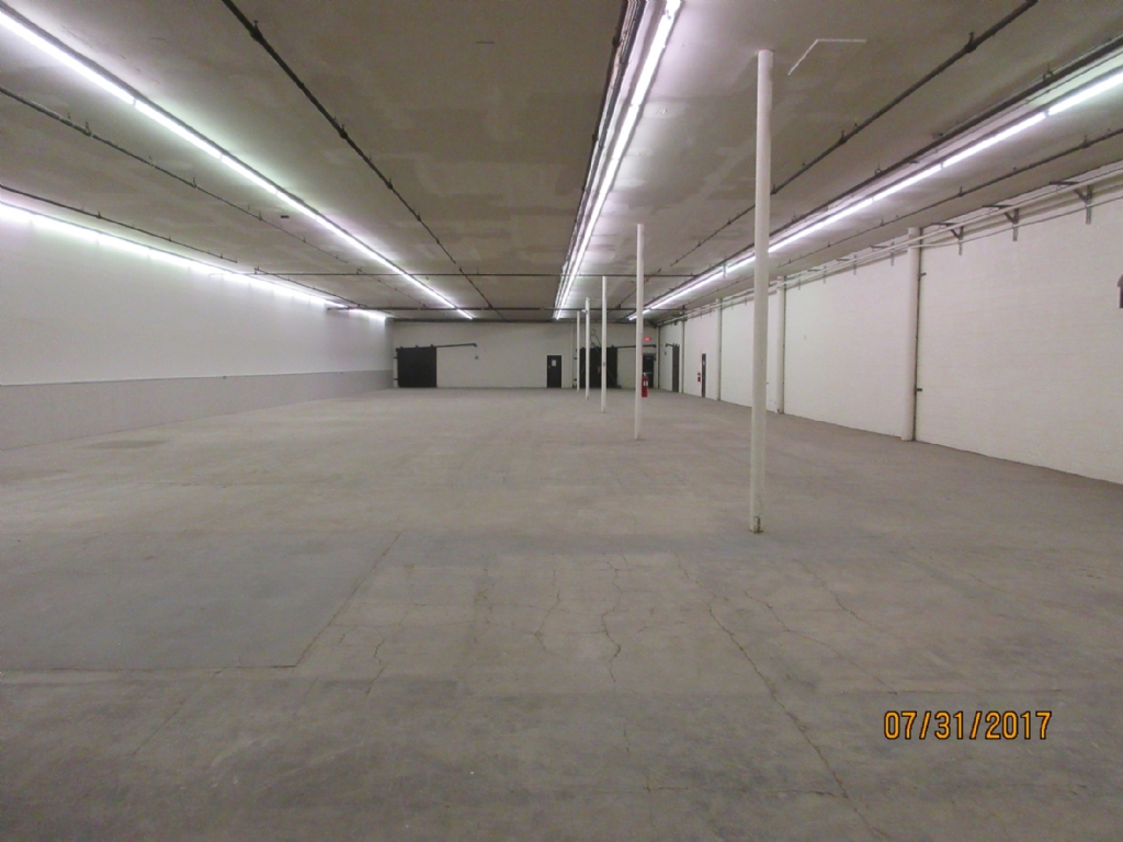 Available: 33,571 SF