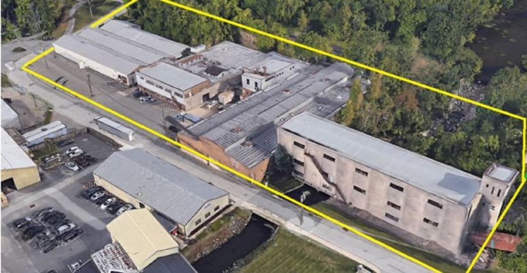 Available: 105,882 SF