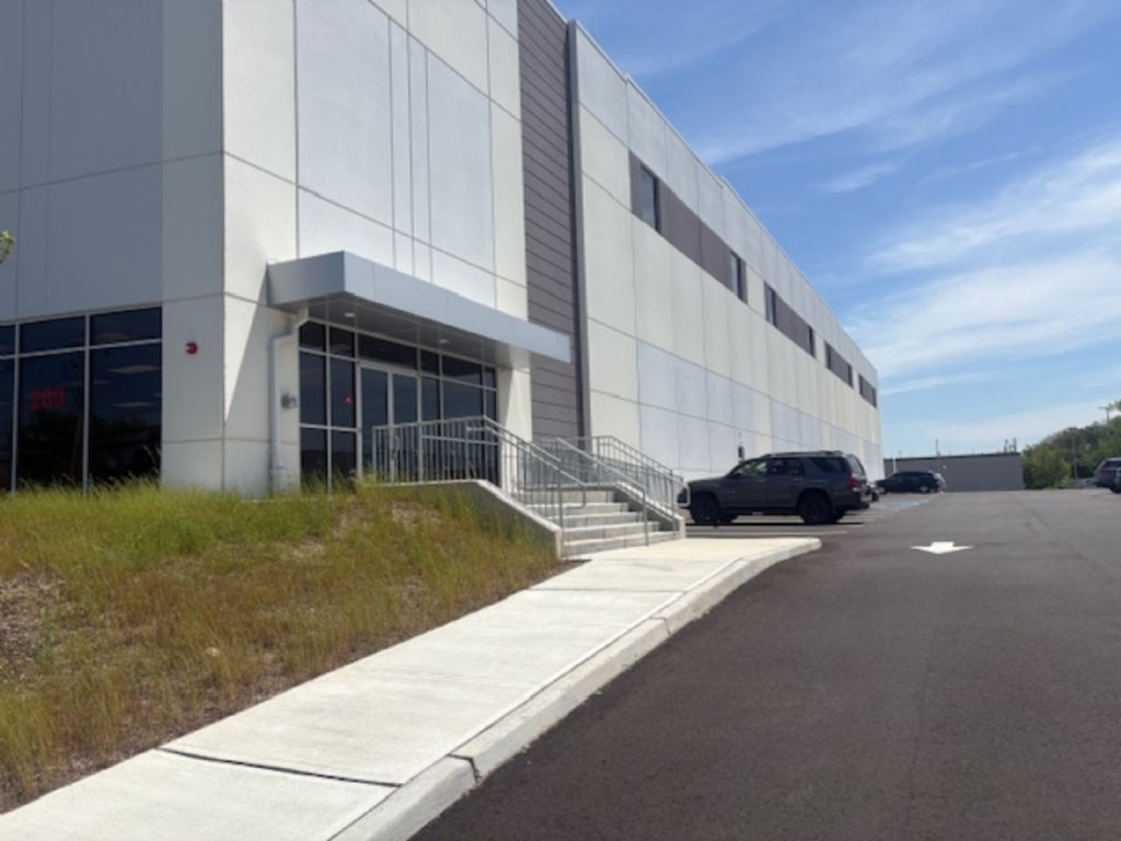 Available: 49,291 SF