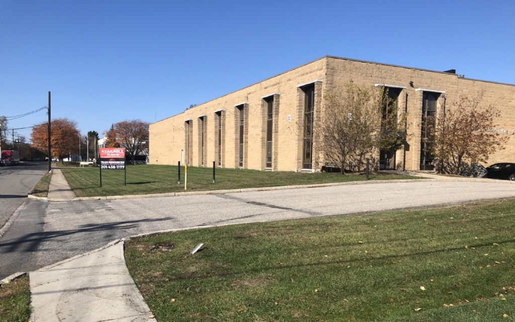 Available: 58,986 SF