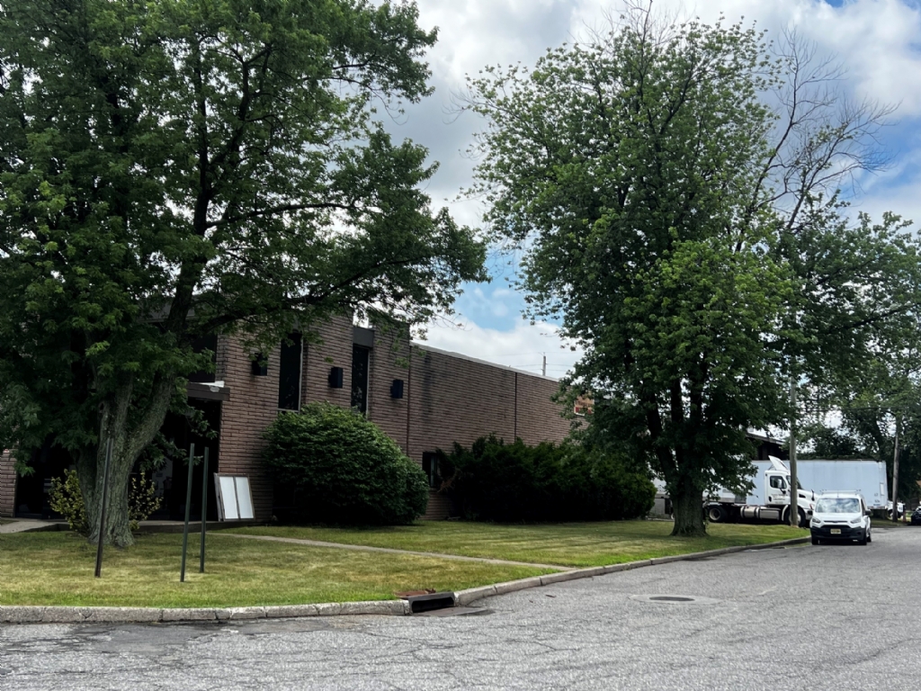 Available: 26,400 SF