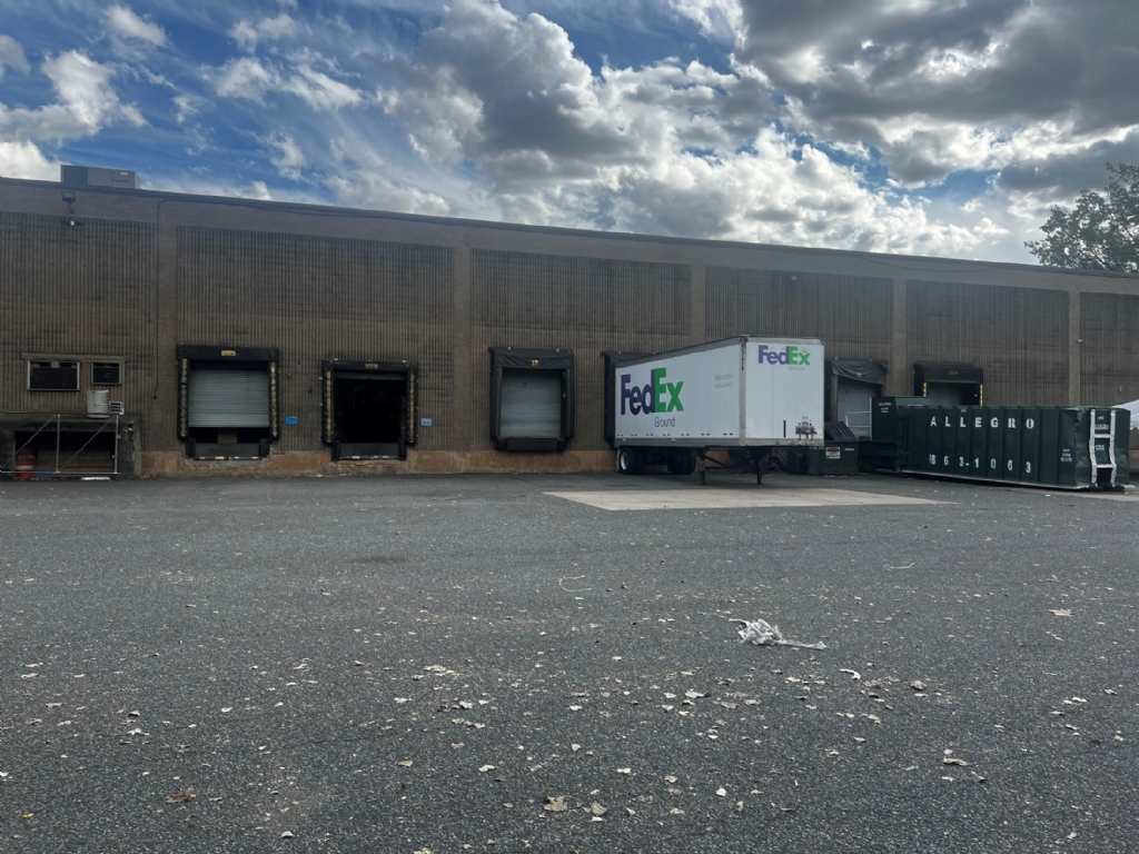 Available: 82,500 SF
