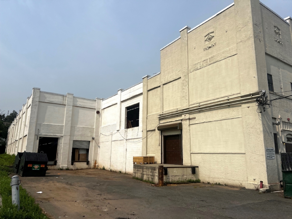 Available: 62,840 SF