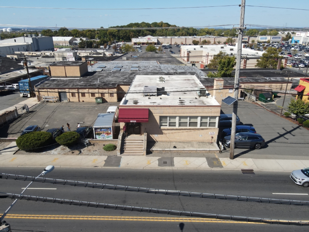 Available: 27,500 SF