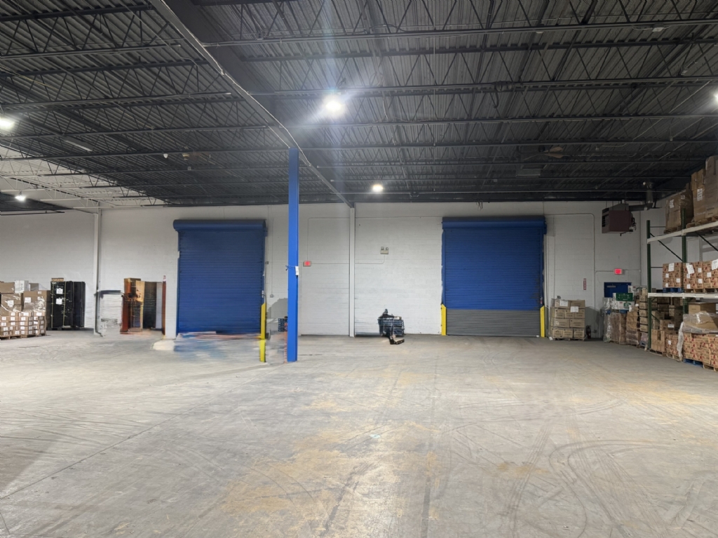 Available: 16,900 SF