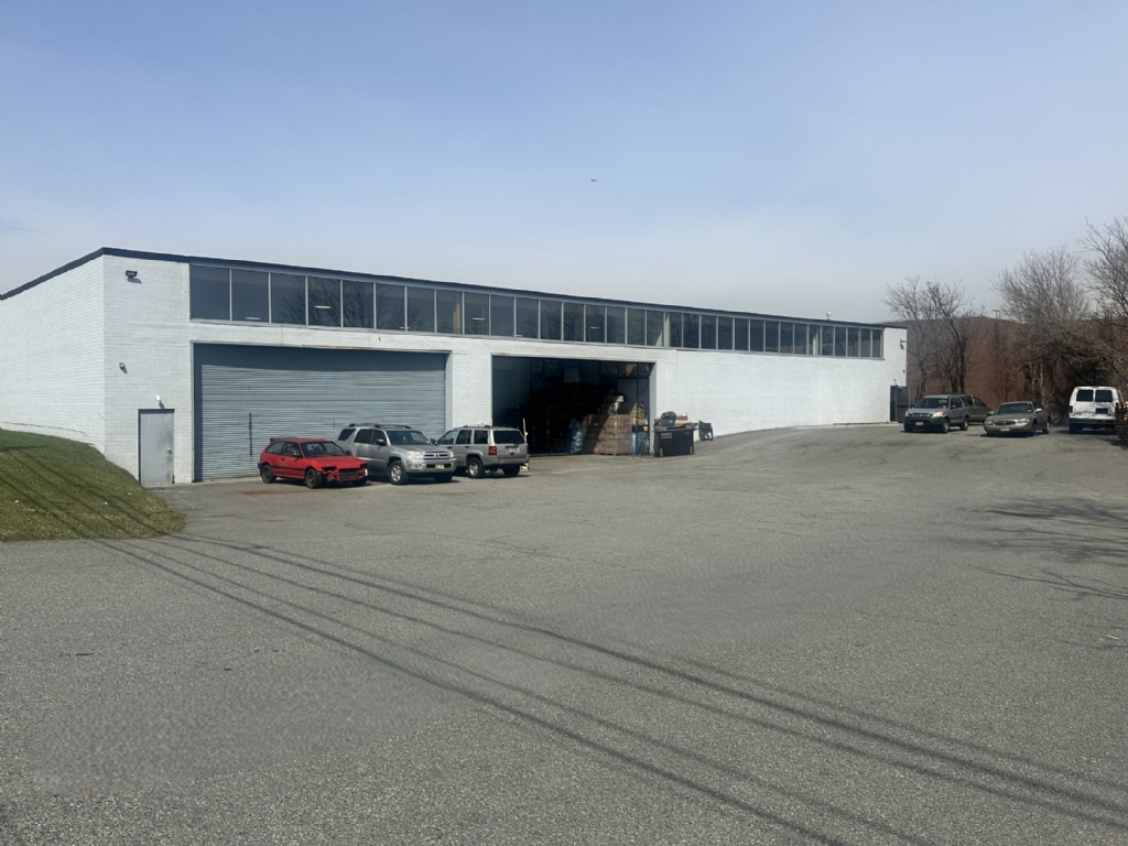 Available: 36,652 SF