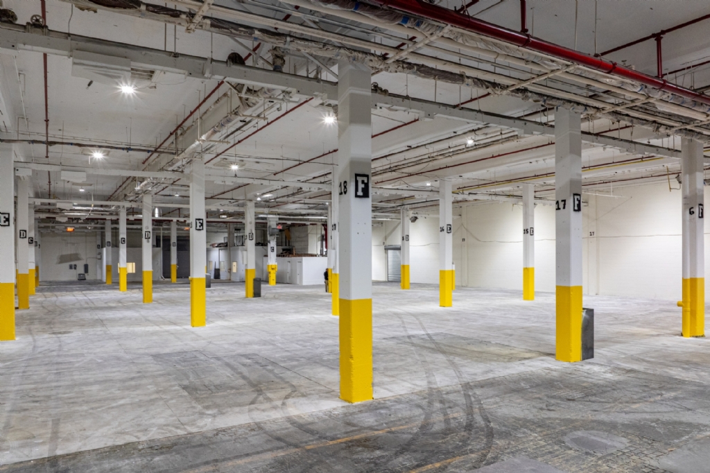 Available: 40,621 SF