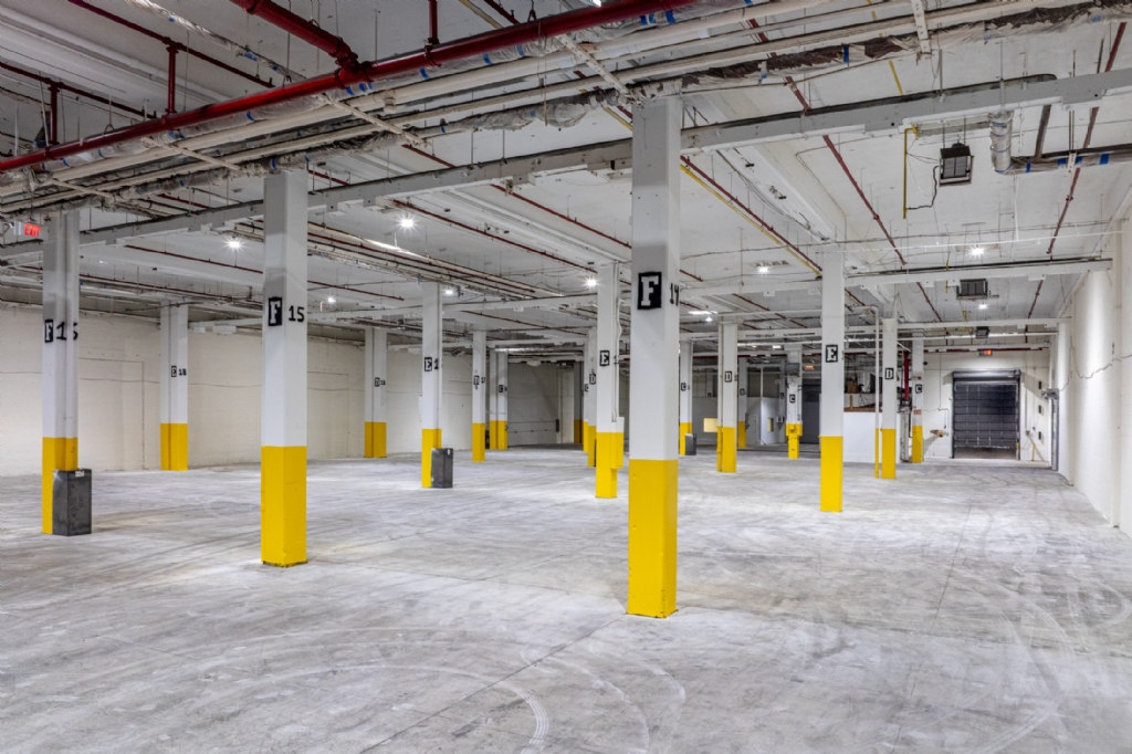 Available: 40,621 SF