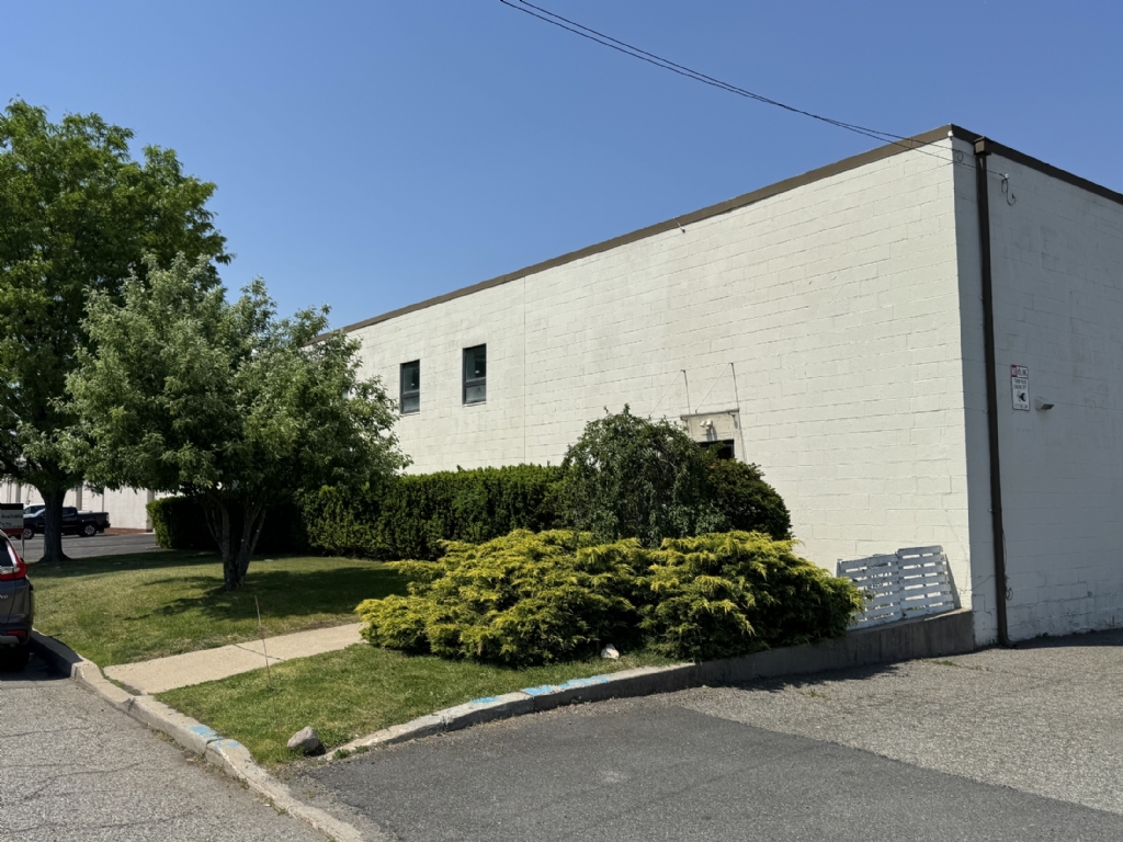 Available: 14,465 SF
