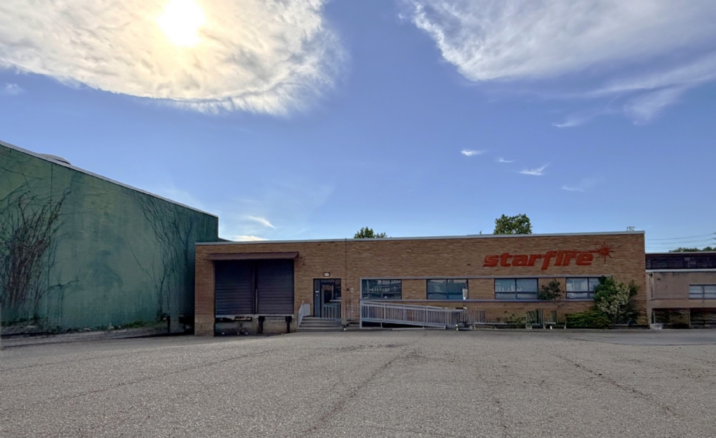Available: 49,574 SF