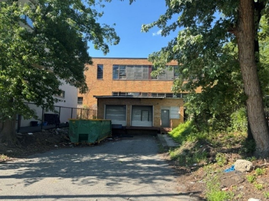 Available: 13,132 SF